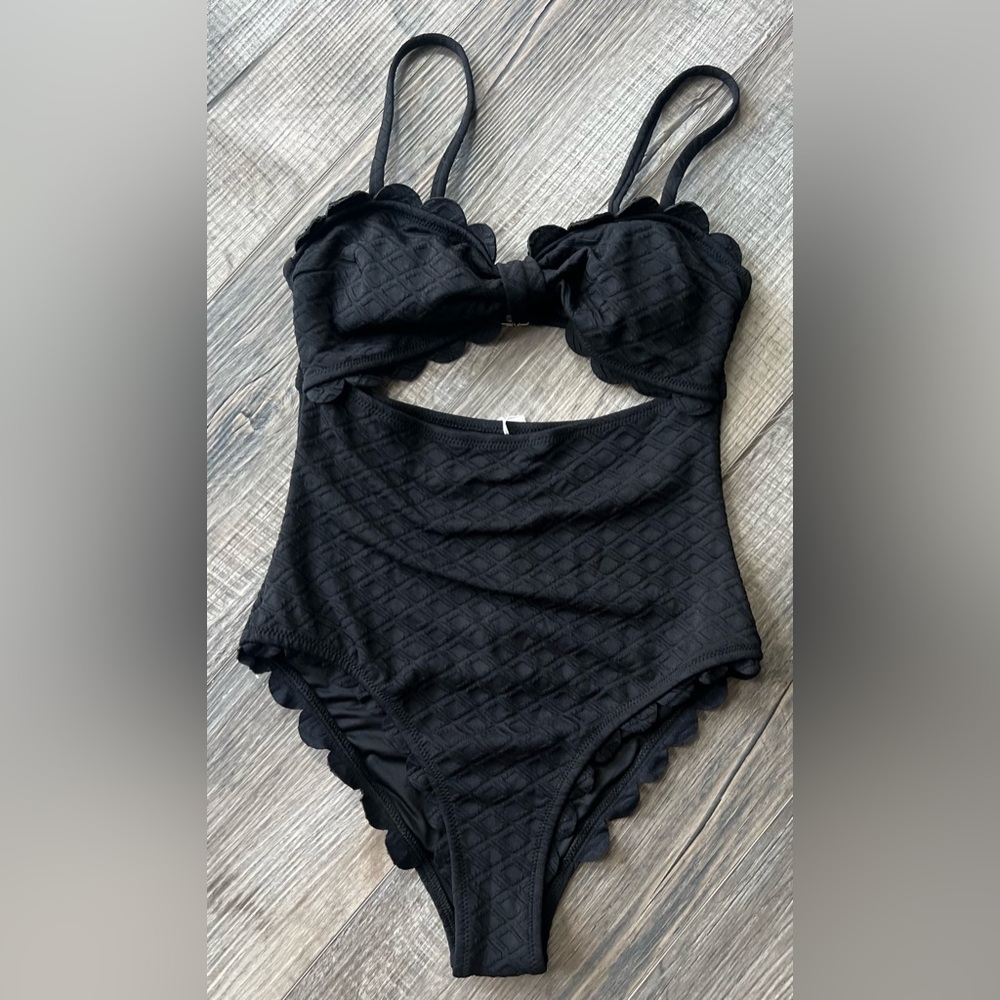 Cupshe Textured Black Swimwear Size Medium